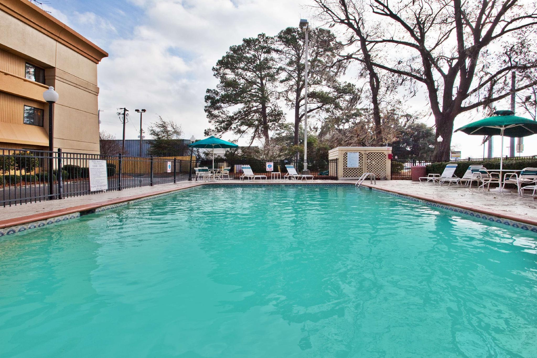 Spark By Hilton Savannah Midtown Extérieur photo
