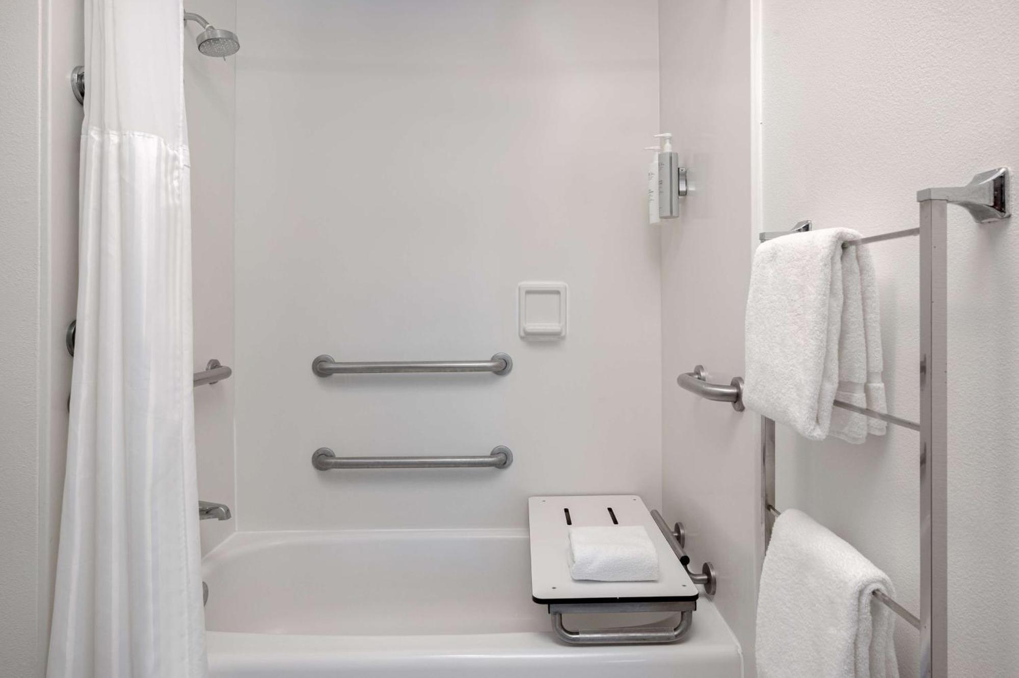 Spark By Hilton Savannah Midtown Extérieur photo