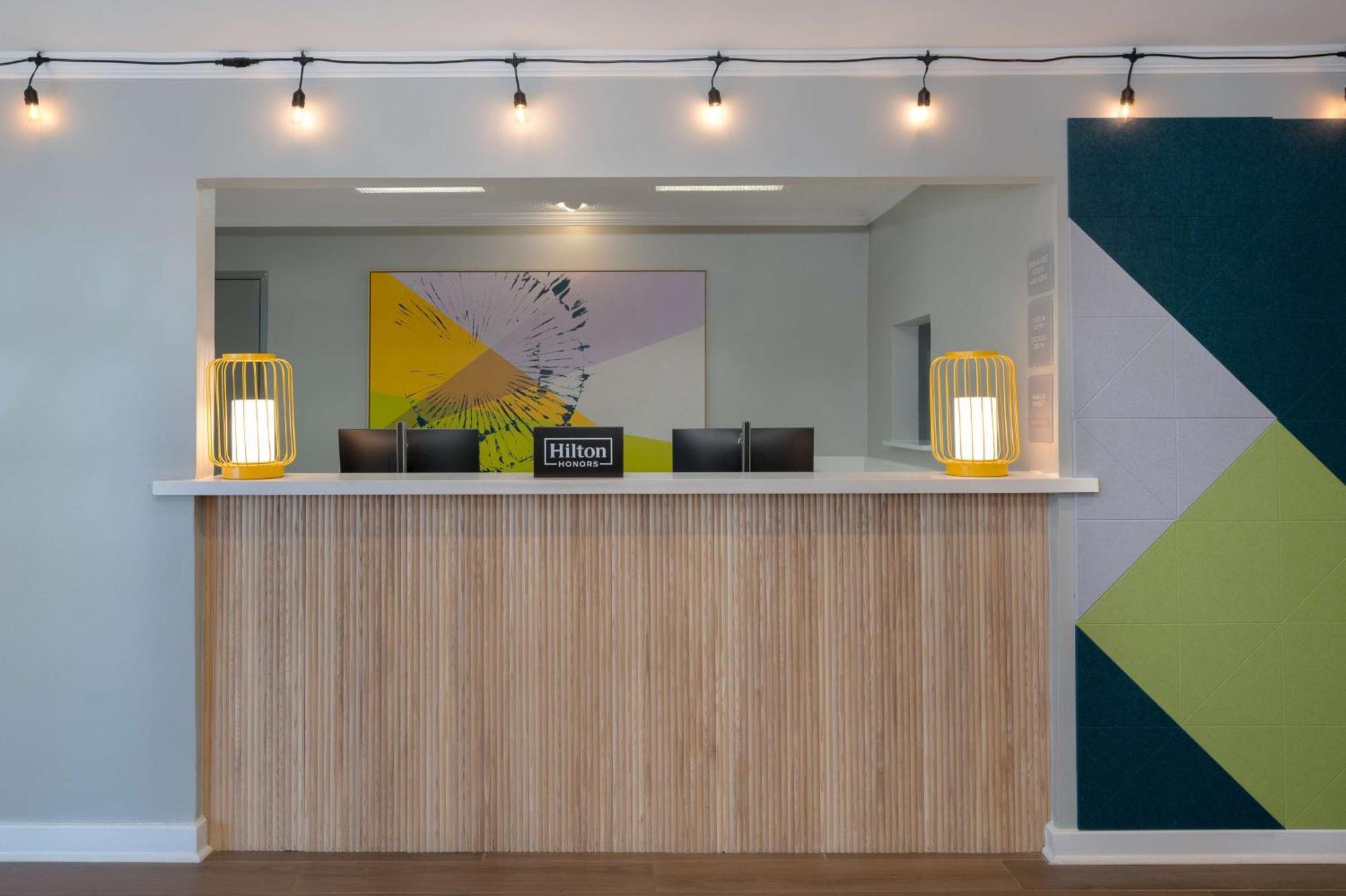 Spark By Hilton Savannah Midtown Extérieur photo
