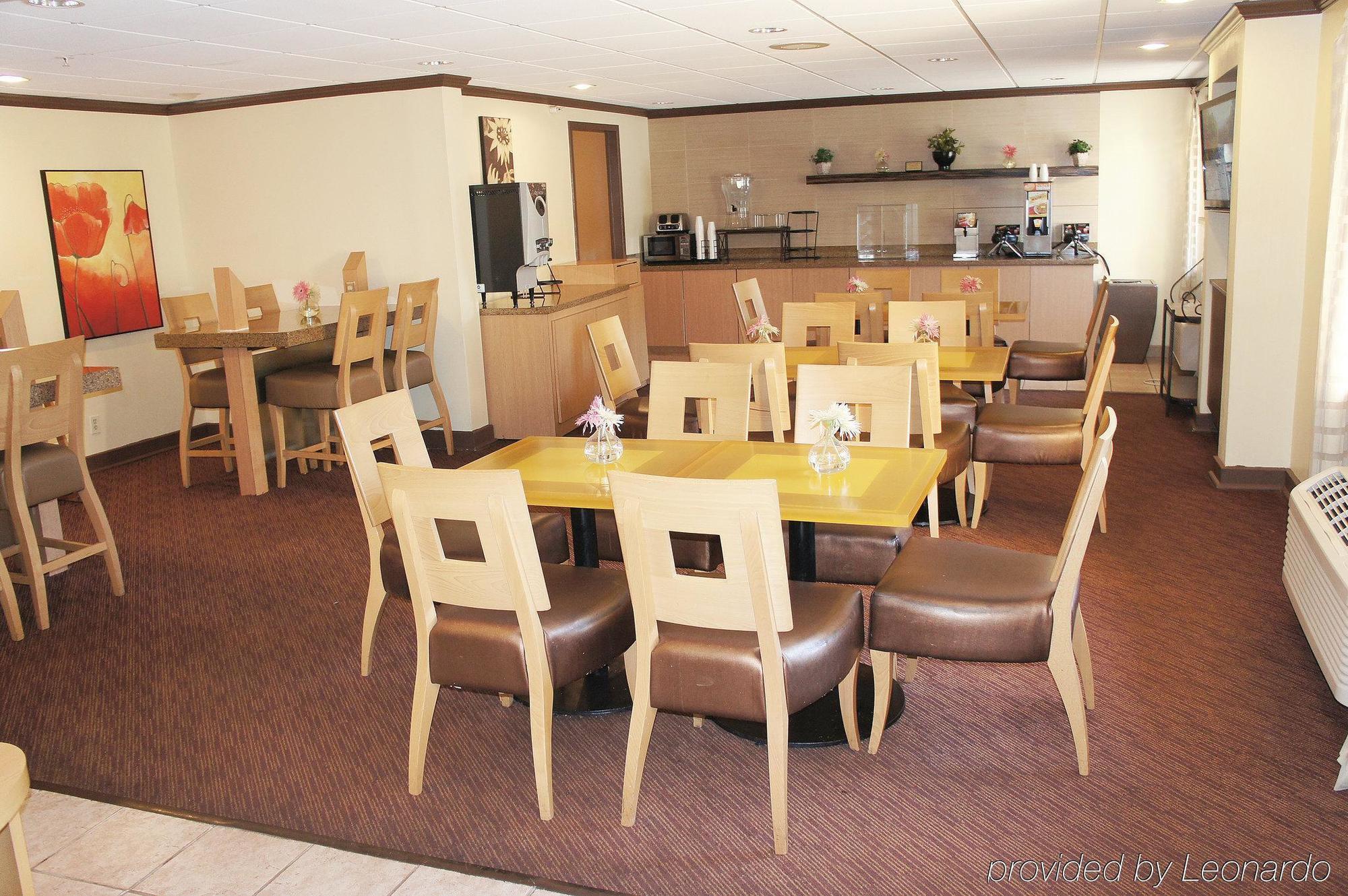 Spark By Hilton Savannah Midtown Extérieur photo