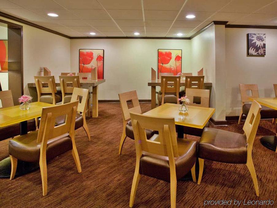 Spark By Hilton Savannah Midtown Extérieur photo