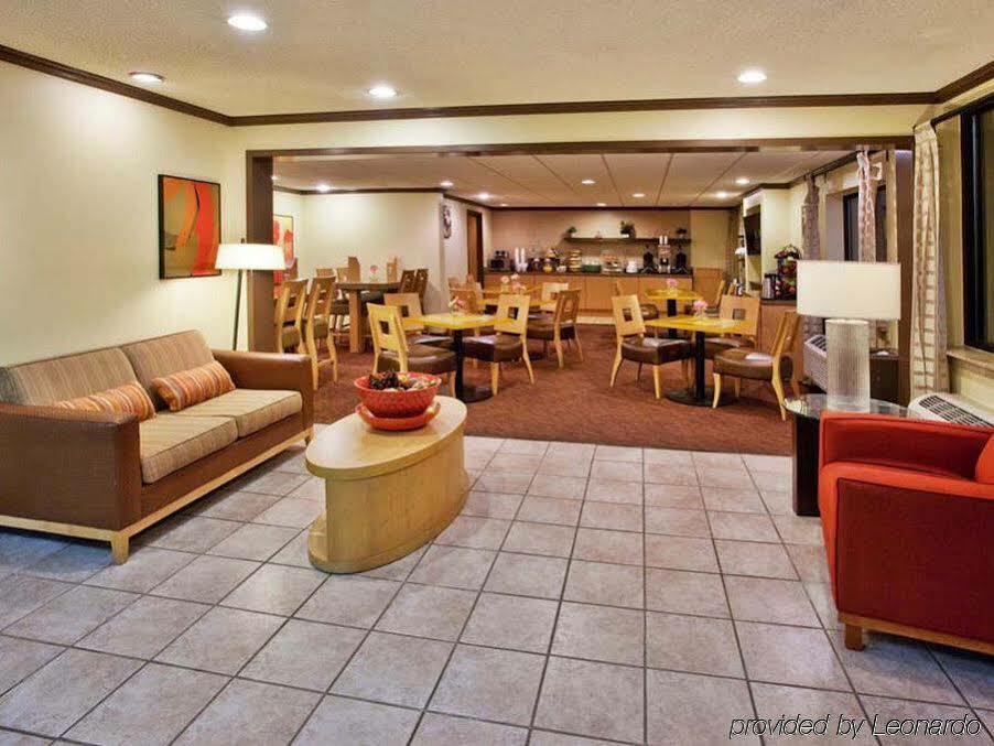 Spark By Hilton Savannah Midtown Extérieur photo
