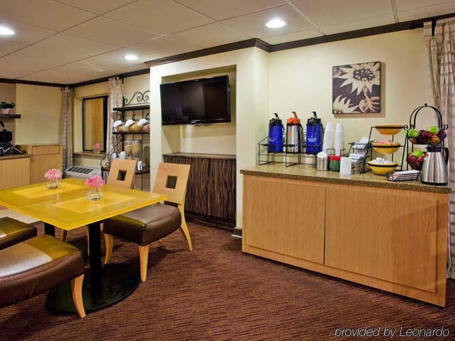 Spark By Hilton Savannah Midtown Extérieur photo